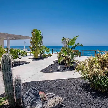 Etti-paradise La Ballena *